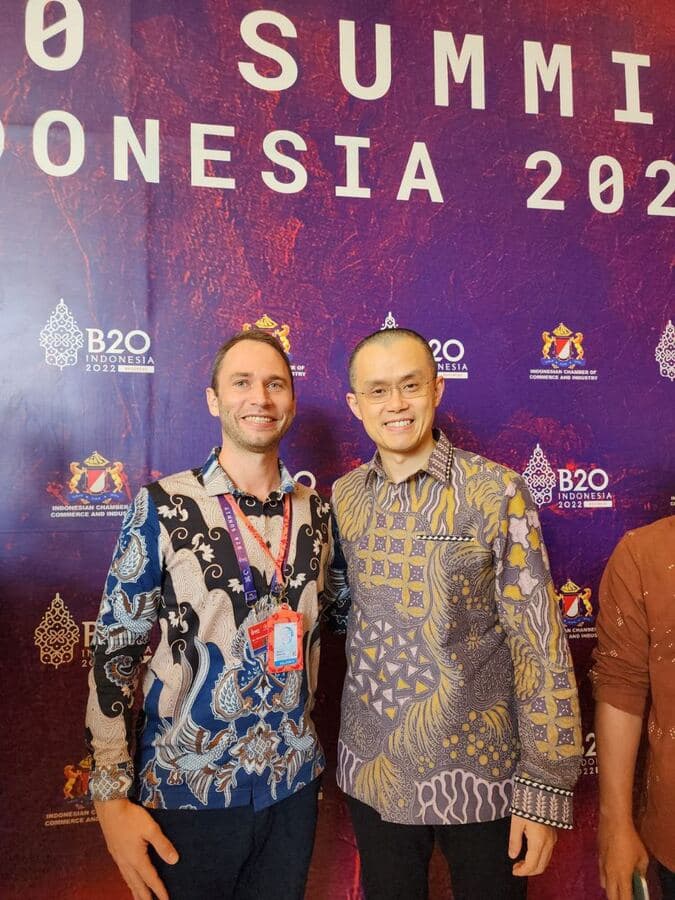 Simon Smaluhn mit CZ Binance