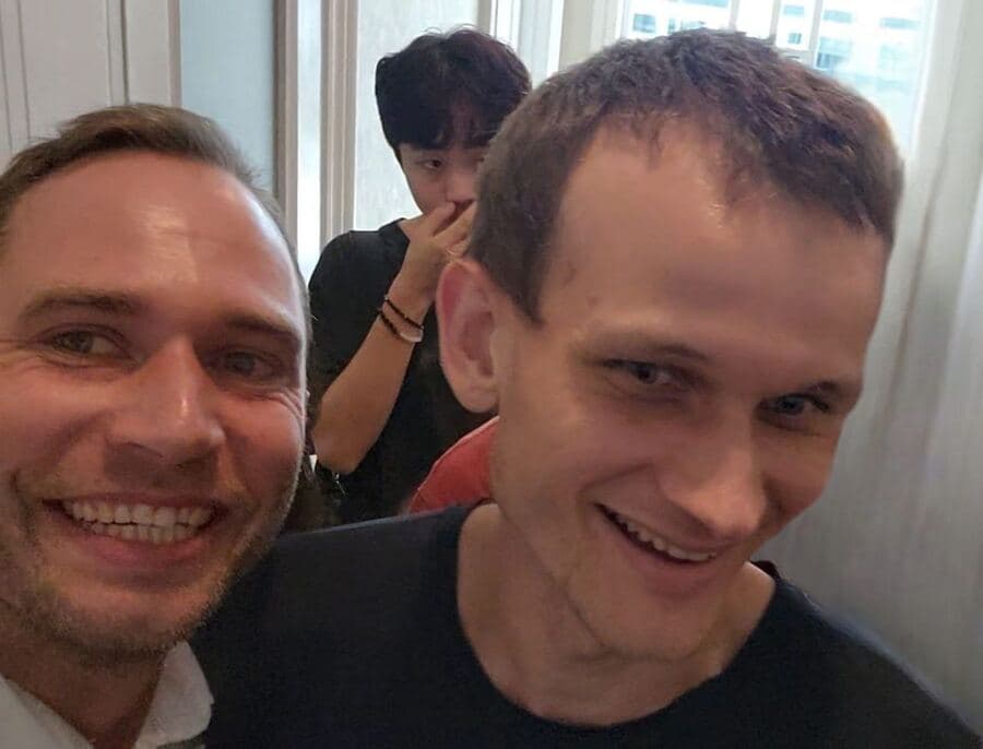 Simon Smaluhn mit Vitalik Buterin